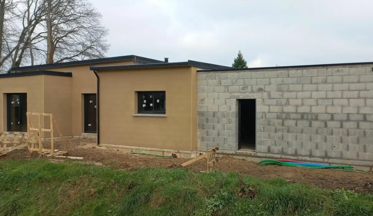Neology Constructeur De Maison Lamballe Un Joli Plain Pied En Cours D Enduit